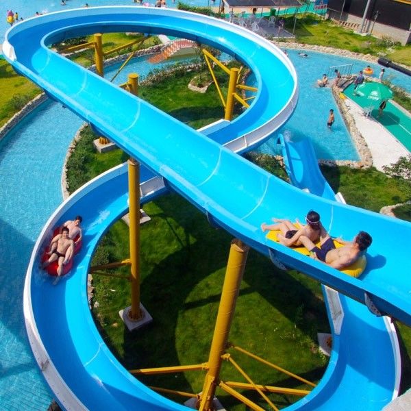 Diseño de color personalizable Deslizamiento de agua en espiral para atracción única del parque acuático