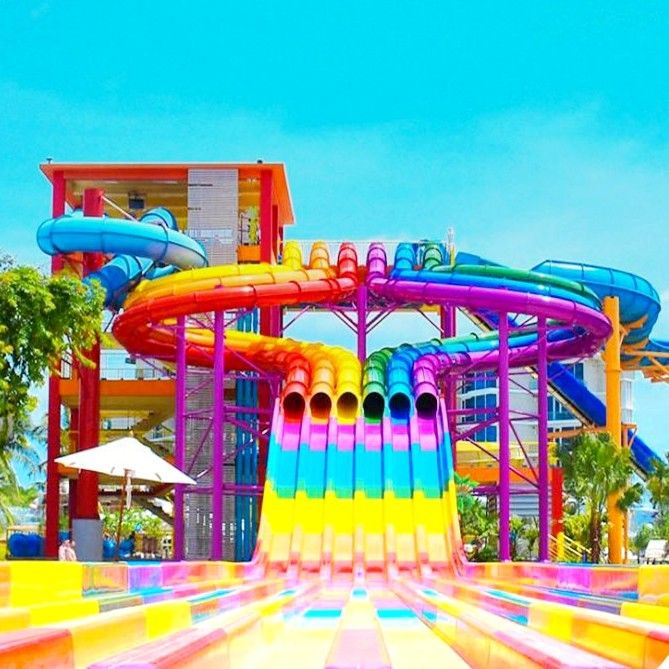 Deslizamiento de agua de gran tamaño de color personalizadoDeslizamientos de agua de fibra de vidrio para adultos en parques acuáticos