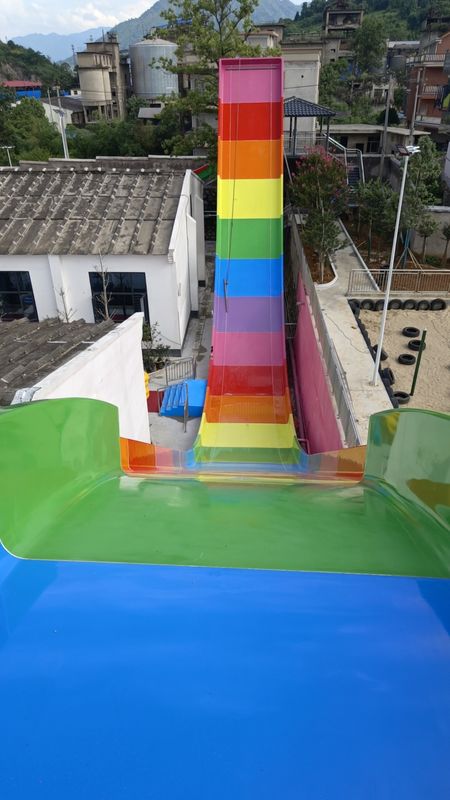 5-60 años de edad U forma de tobogán de agua Gran tobogán de agua boomerang multicolor