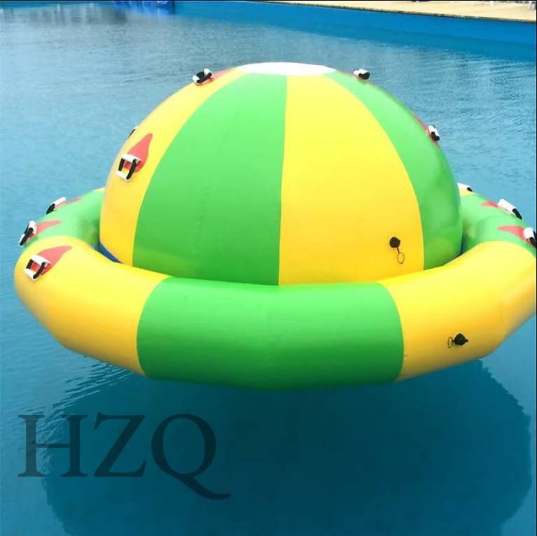 Experimenta una diversión inolvidable con nuestro juguete inflable de disco volador para parques acuáticos