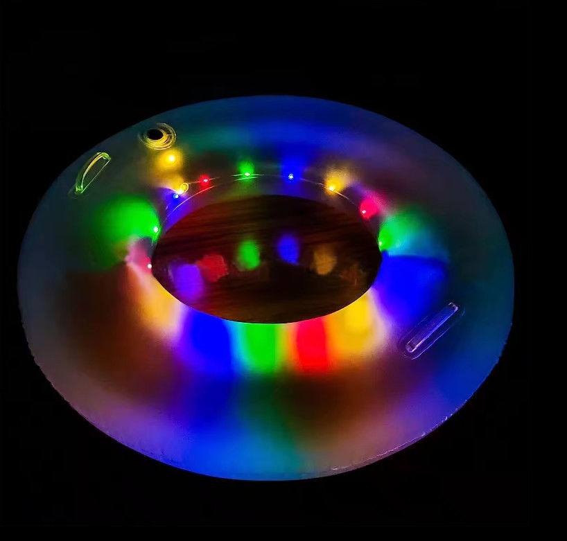 Experimenta lo mejor de ambos mundos con nuestros divertidos y emocionantes accesorios de parque acuático